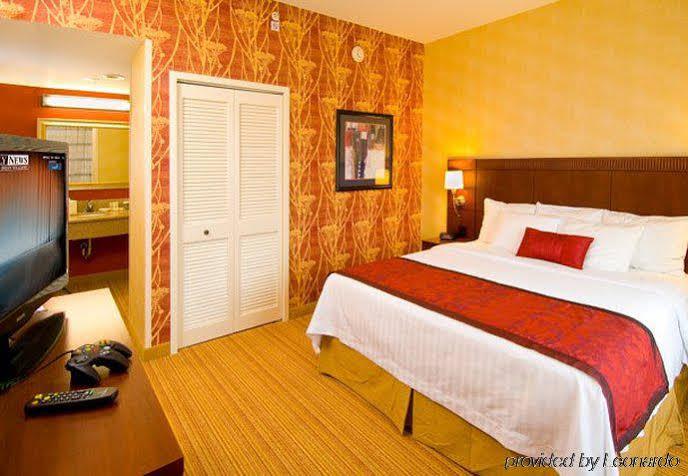 Courtyard Lancaster Hotel Fertility Luaran gambar