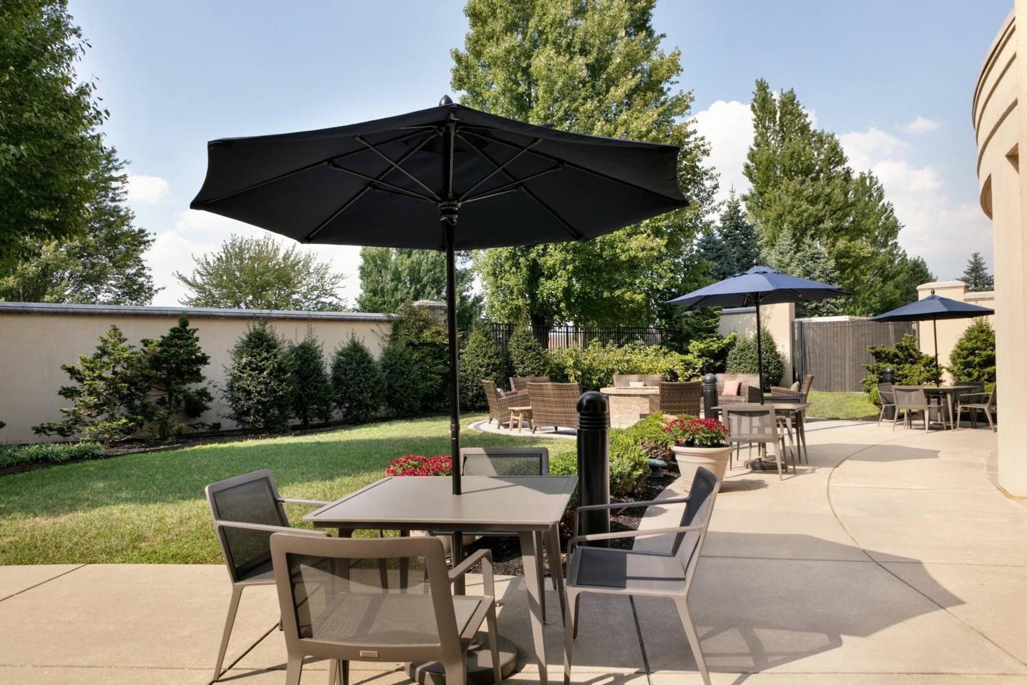 Courtyard Lancaster Hotel Fertility Luaran gambar