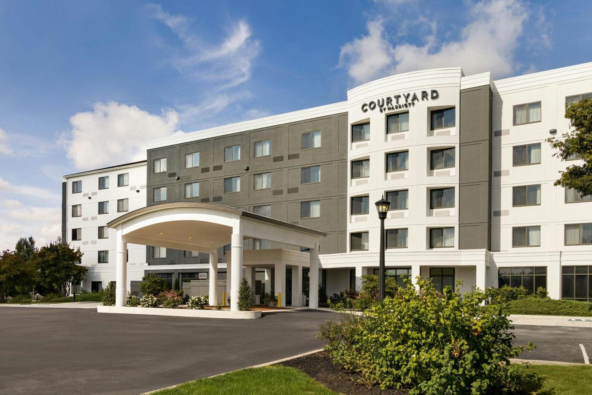 Courtyard Lancaster Hotel Fertility Luaran gambar