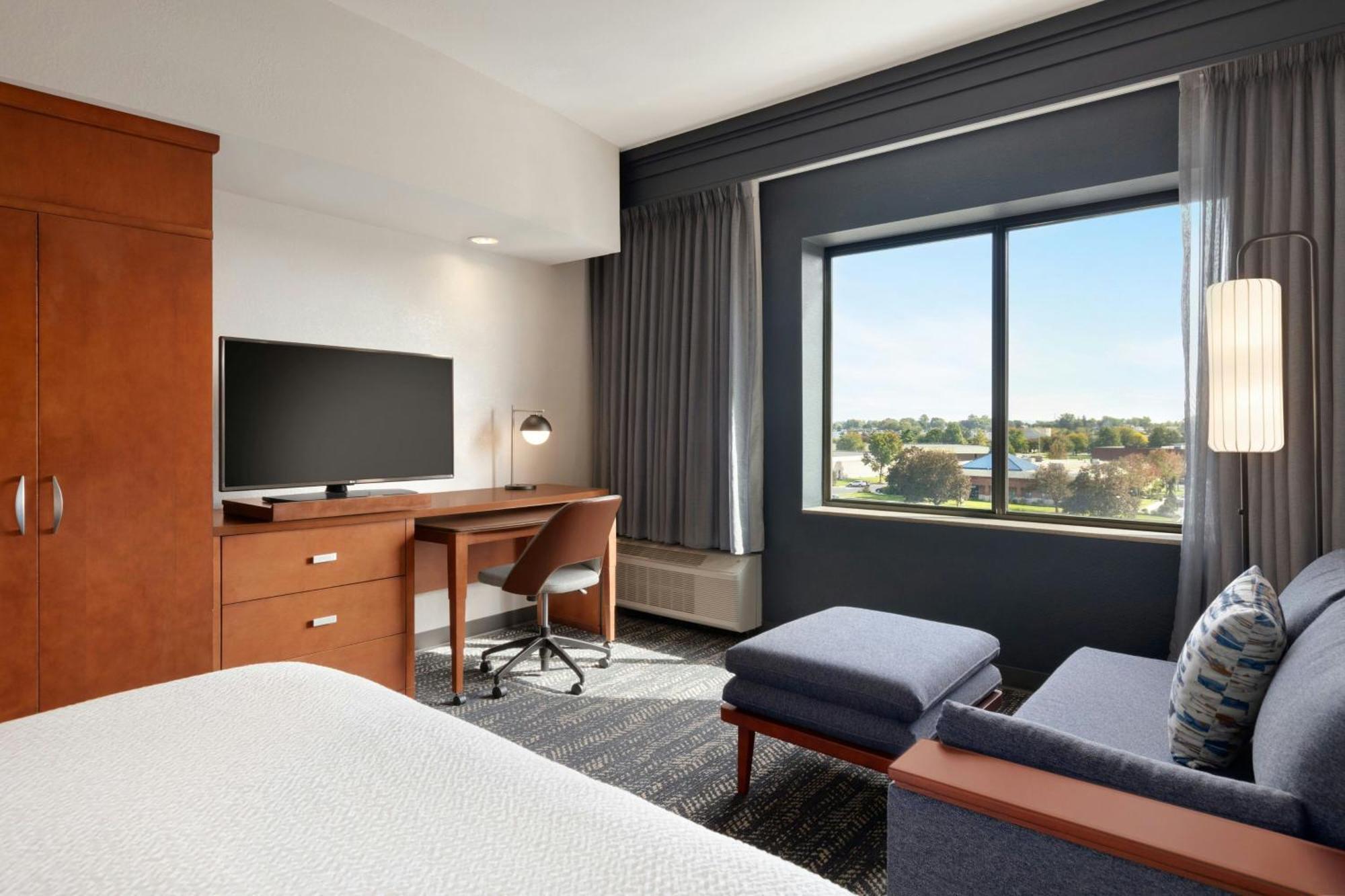 Courtyard Lancaster Hotel Fertility Luaran gambar