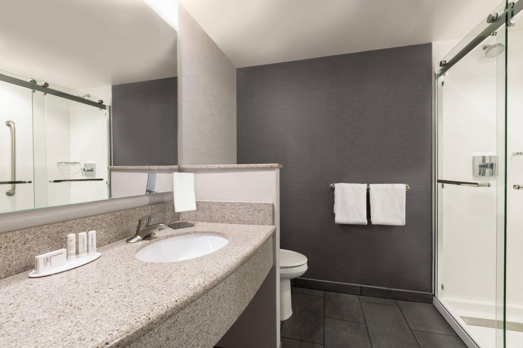 Courtyard Lancaster Hotel Fertility Luaran gambar