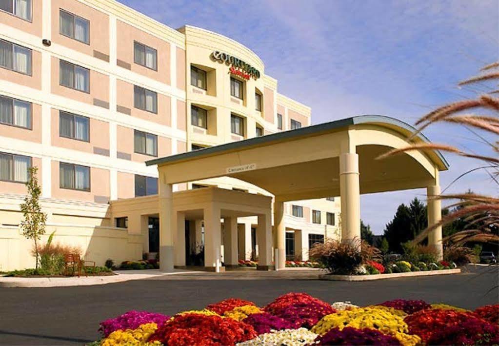 Courtyard Lancaster Hotel Fertility Luaran gambar