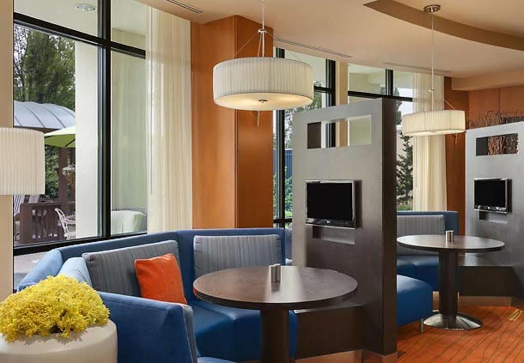 Courtyard Lancaster Hotel Fertility Luaran gambar